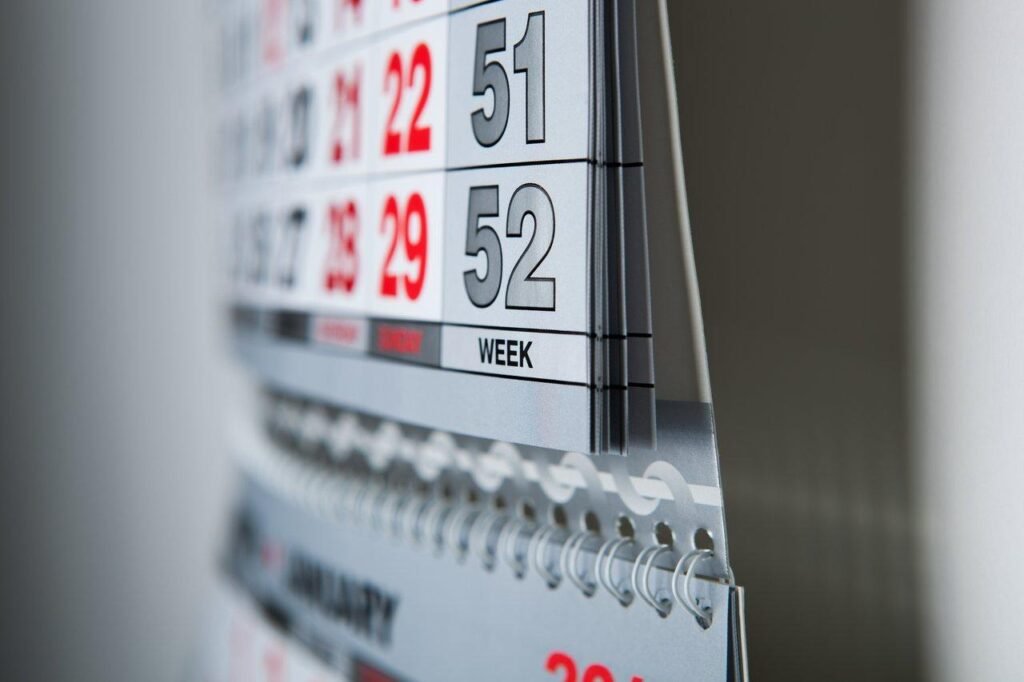 vue-epuree-dun-calendrier-de-travail-organise-optimisant-la-gestion