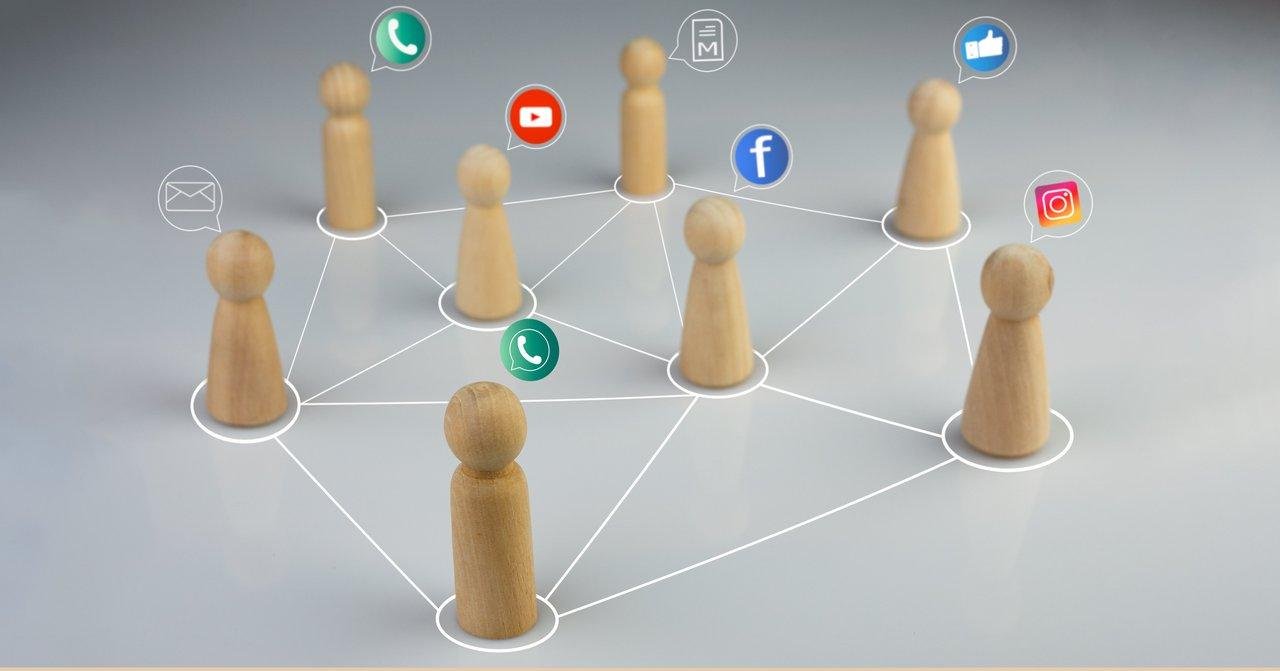 Schéma illustrant l’intégration de Pinterest avec blog, e-commerce et réseaux sociaux pour une stratégie social media efficace.