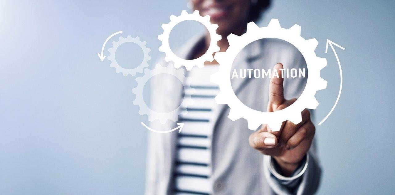 Tableau d'automatisation workflow connecté à Airtable, Zapier et Notion pour optimiser la gestion sans embauche.